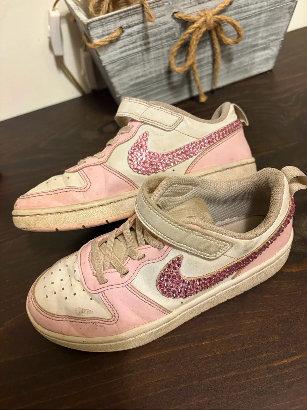 Nike Kids' Pink Crystal Swoosh Low-Top Sneakers 1Y